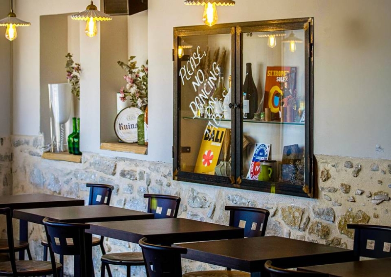 Le restaurant - Le Quai Des Amis - Restaurant Vaucluse - bien manger MONTEUX